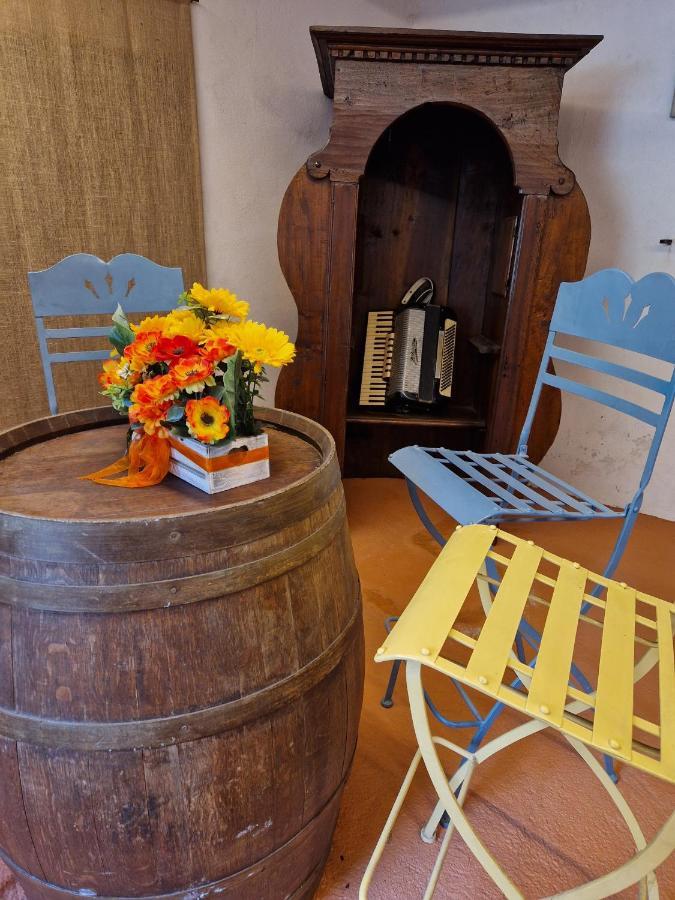 Mister Barolo Apartments Langhe Новелло Экстерьер фото