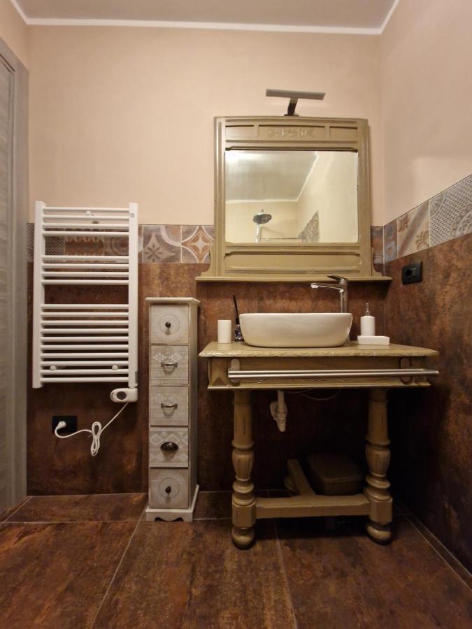 Mister Barolo Apartments Langhe Новелло Экстерьер фото